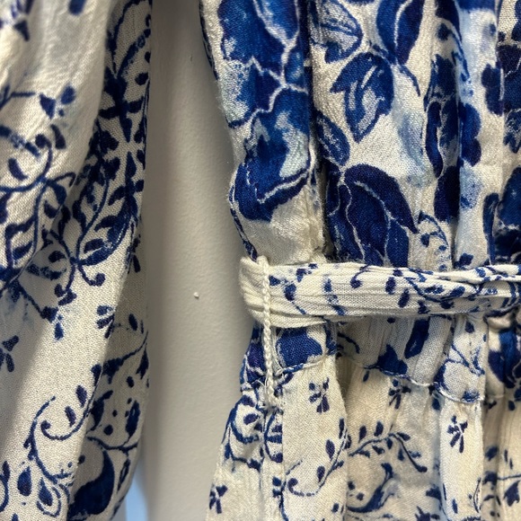 Anthropologie Blue and White romper size medium. - Picture 5 of 7